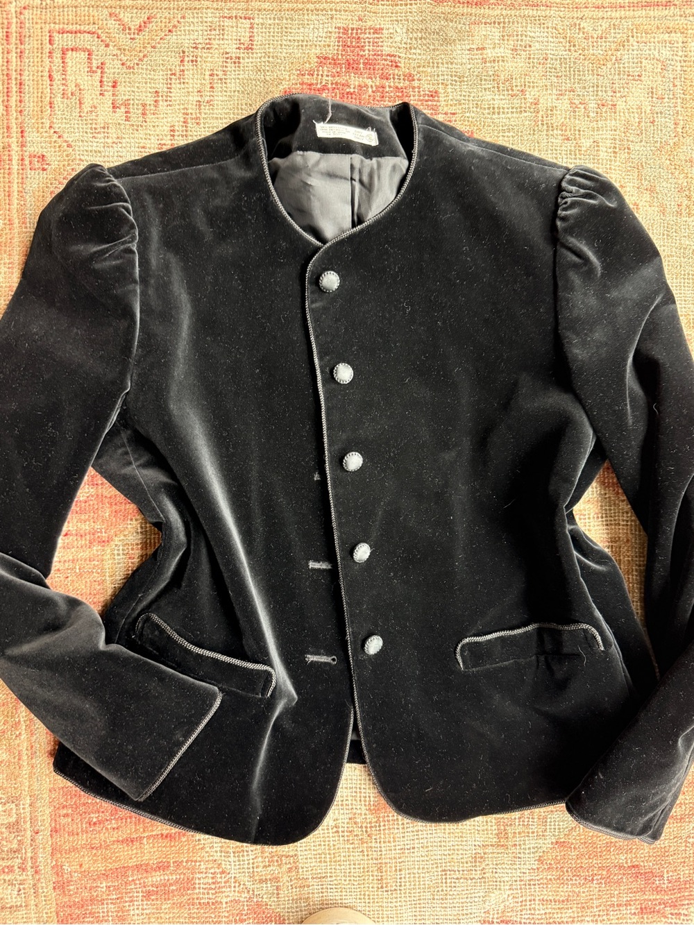 Vintage Women's Black Velvet Button-Up mandarin fall/ winter jacket